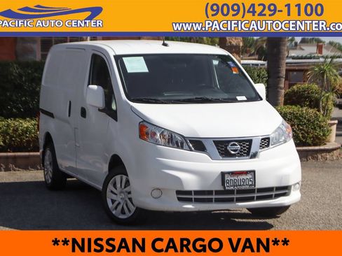 Used 2018 Nissan NV200 SV w/ Navigation Package FWD image 1