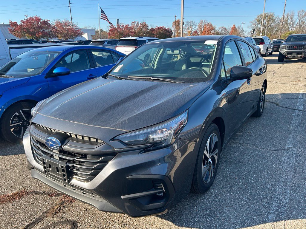 Used 2025 Subaru Legacy Premium AWD/4WD image 1