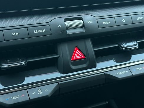 Used 2025 Kia K4 EX image 19