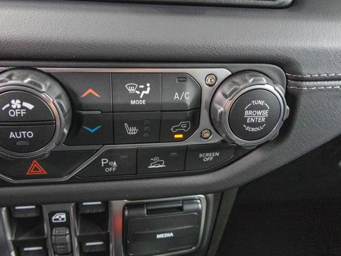 New 2027 Jeep Wrangler Unlimited Rubicon AWD/4WD image 23