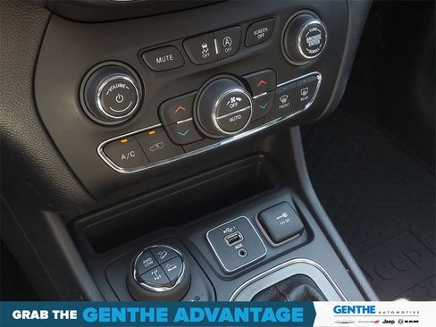 Used 2020 Jeep Cherokee Trailhawk w/ Cold Weather Group image 21