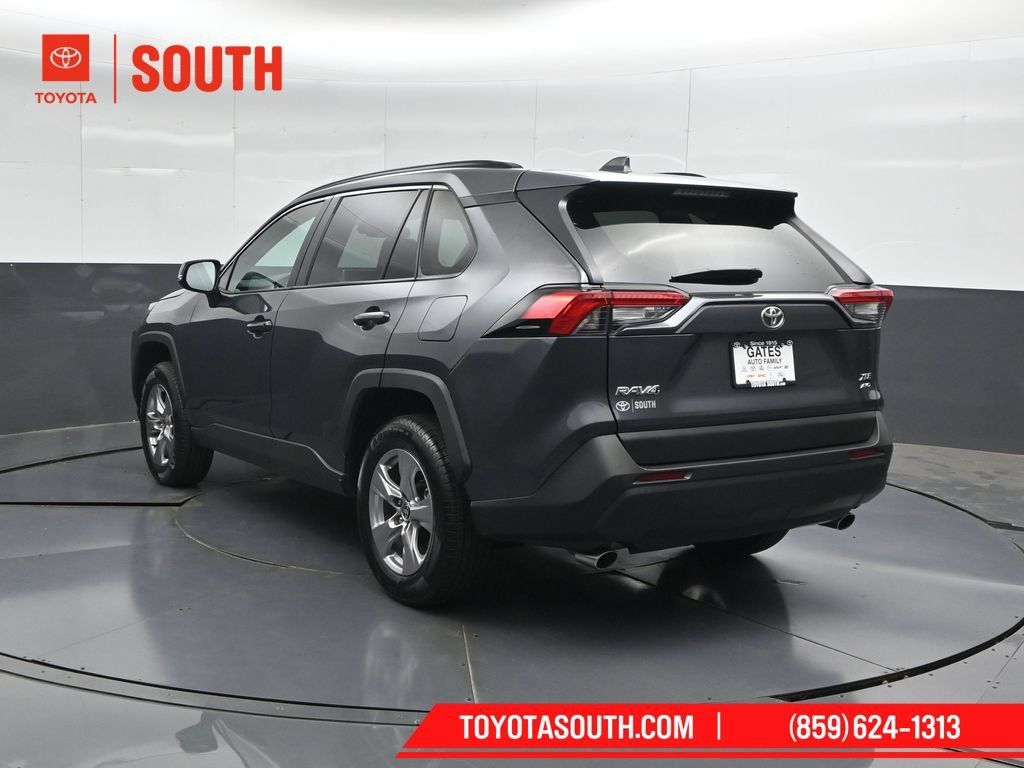 Used 2025 Toyota RAV4 XLE AWD/4WD image 8