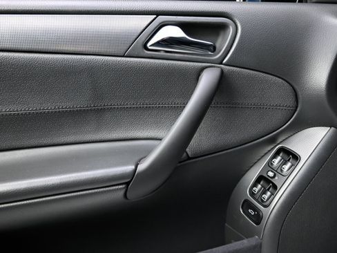 Used 2003 Mercedes-Benz C 230 Sedan image 39