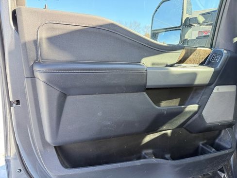 Used 2024 Ford F250 Lariat w/ Sport Appearance Package image 35