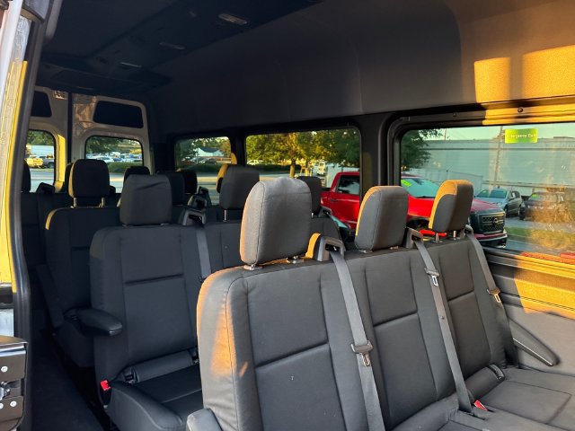Used 2025 Mercedes-Benz Sprinter 2500 image 4
