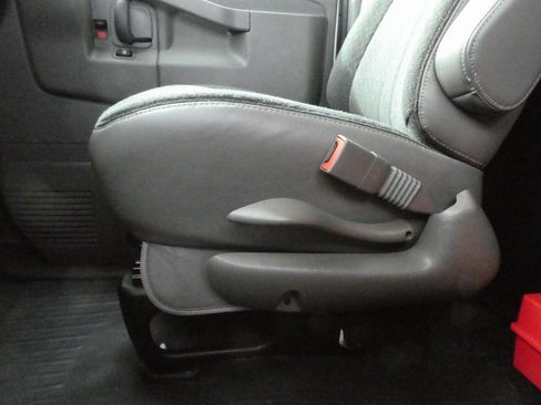 Used 2024 Chevrolet Express 2500 w/ Driver Convenience Package image 8