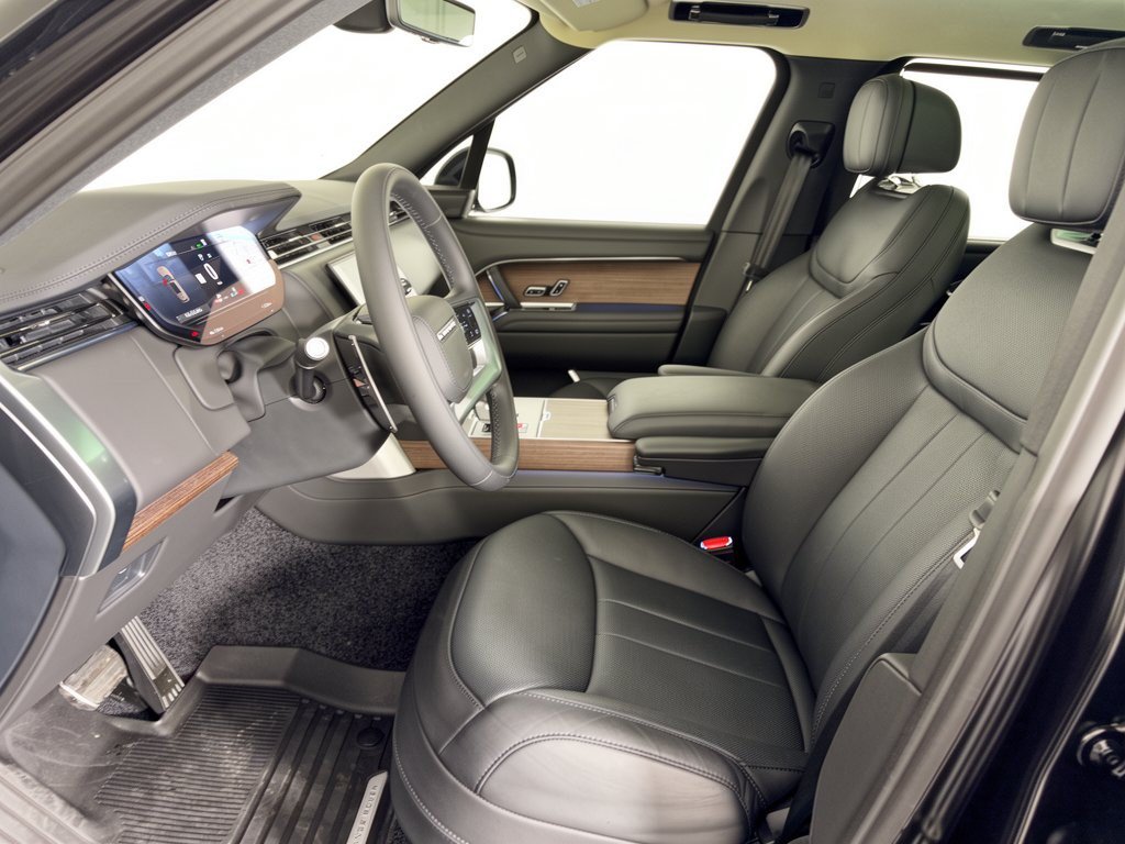 Used 2026 Land Rover Range Rover Long Wheelbase SE AWD/4WD image 5