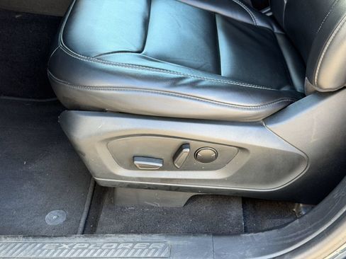 Used 2022 Ford Explorer XLT w/ Equipment Group 202A RWD image 15