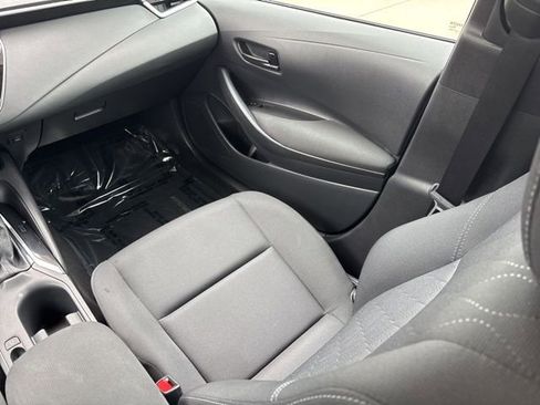Used 2025 Toyota Corolla LE FWD image 14