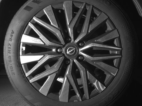 Used 2025 Nissan Altima 2.5 SV image 15