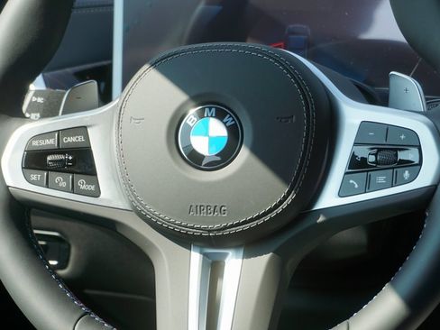 New 2026 BMW X7 M60i w/ Executive Package image 18