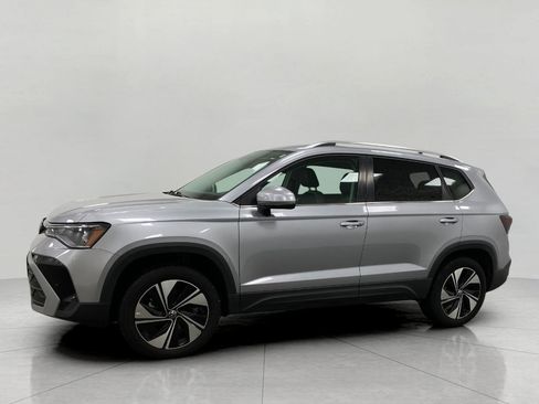 Used 2025 Volkswagen Taos SE AWD/4WD image 8