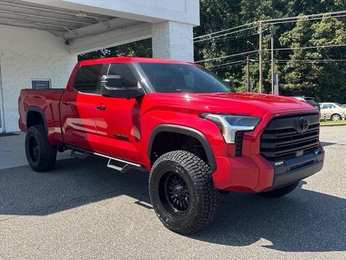 Used 2022 Toyota Tundra SR5 w/ SR5 Premium Package AWD/4WD image 21