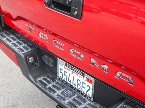 Used 2017 Toyota Tacoma TRD Sport w/ Tow Package image 9