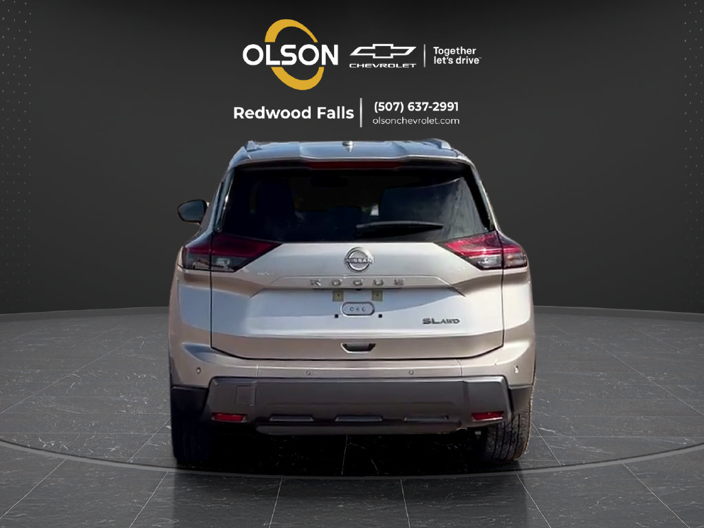 Used 2024 Nissan Rogue SL AWD/4WD image 4