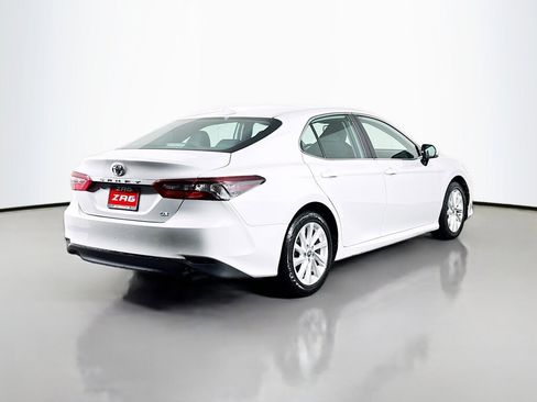 Used 2023 Toyota Camry LE w/ Convenience Package image 5