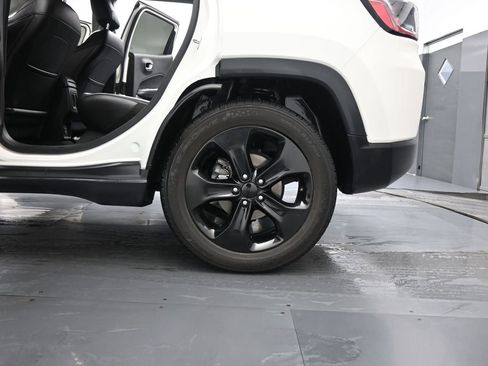 Used 2020 Jeep Compass Latitude image 18