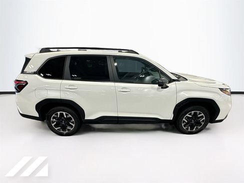 Used 2026 Subaru Forester Premium AWD/4WD image 4