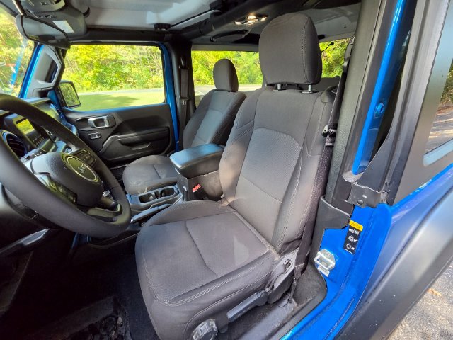 Used 2023 Jeep Wrangler Sport AWD/4WD image 3