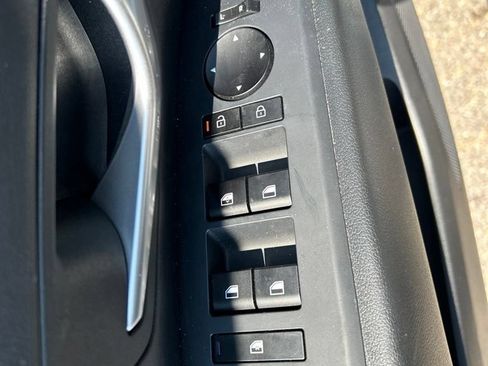 Used 2025 Hyundai Santa Cruz SE AWD/4WD image 11