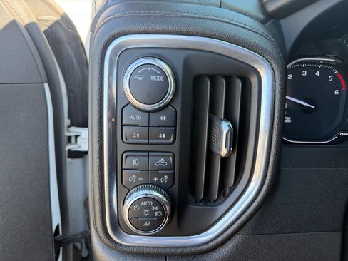 Used 2022 GMC Sierra 1500 SLT w/ SLT Premium Plus Package AWD/4WD image 25
