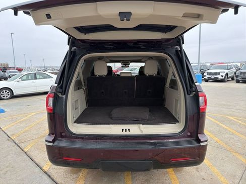 Used 2019 Lincoln Navigator L Reserve image 23