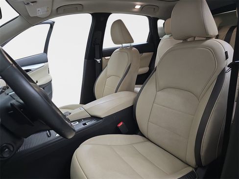 Used 2019 INFINITI QX50 Essential w/ Premium Heat Package image 18