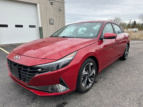 Used 2023 Hyundai Elantra Limited w/ Cargo Package FWD image 11