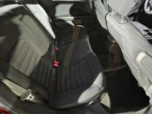 Used 2016 Ford Fusion SE image 12