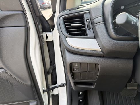 Used 2018 Honda CR-V LX image 13