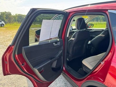 Used 2021 Ford Escape SEL w/ Technology Package FWD image 15
