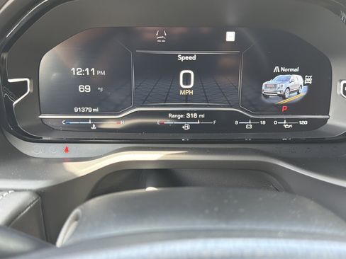 Used 2023 GMC Yukon XL Denali Ultimate AWD/4WD image 33