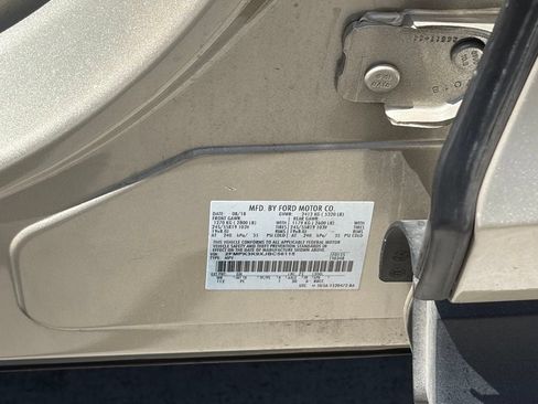 Used 2018 Ford Edge Titanium w/ Equipment Group 302A FWD image 15