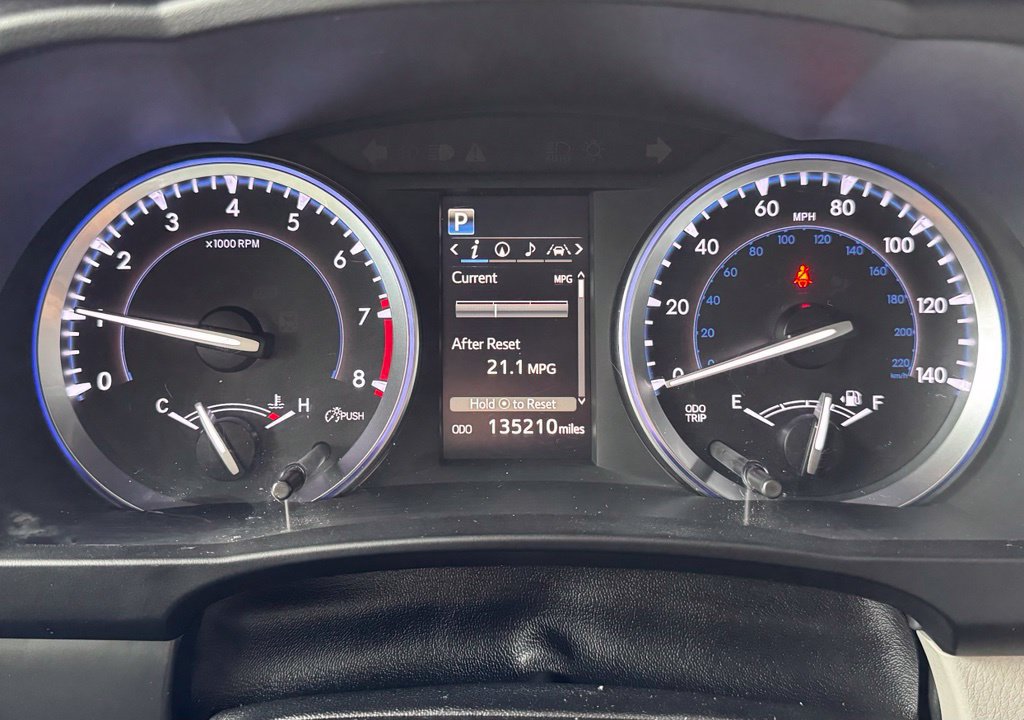 Used 2017 Toyota Highlander Limited AWD/4WD image 29