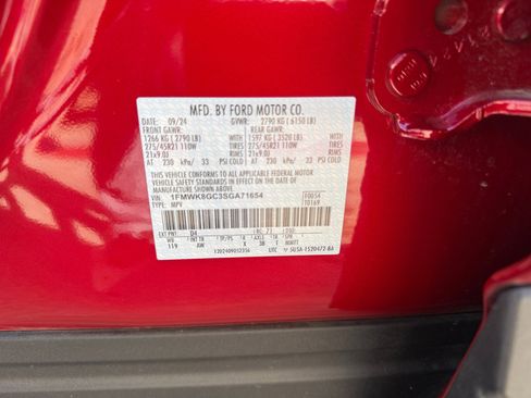 Certified 2025 Ford Explorer ST image 35