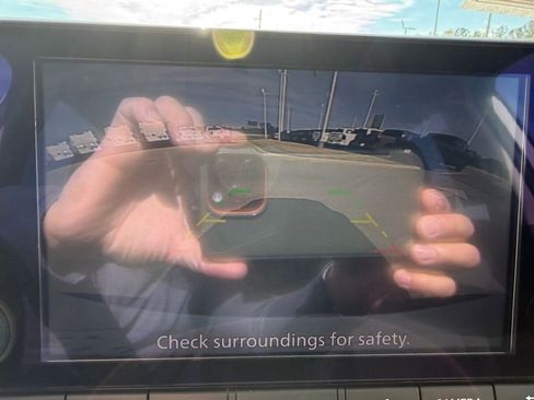 Used 2023 Nissan Rogue S image 20