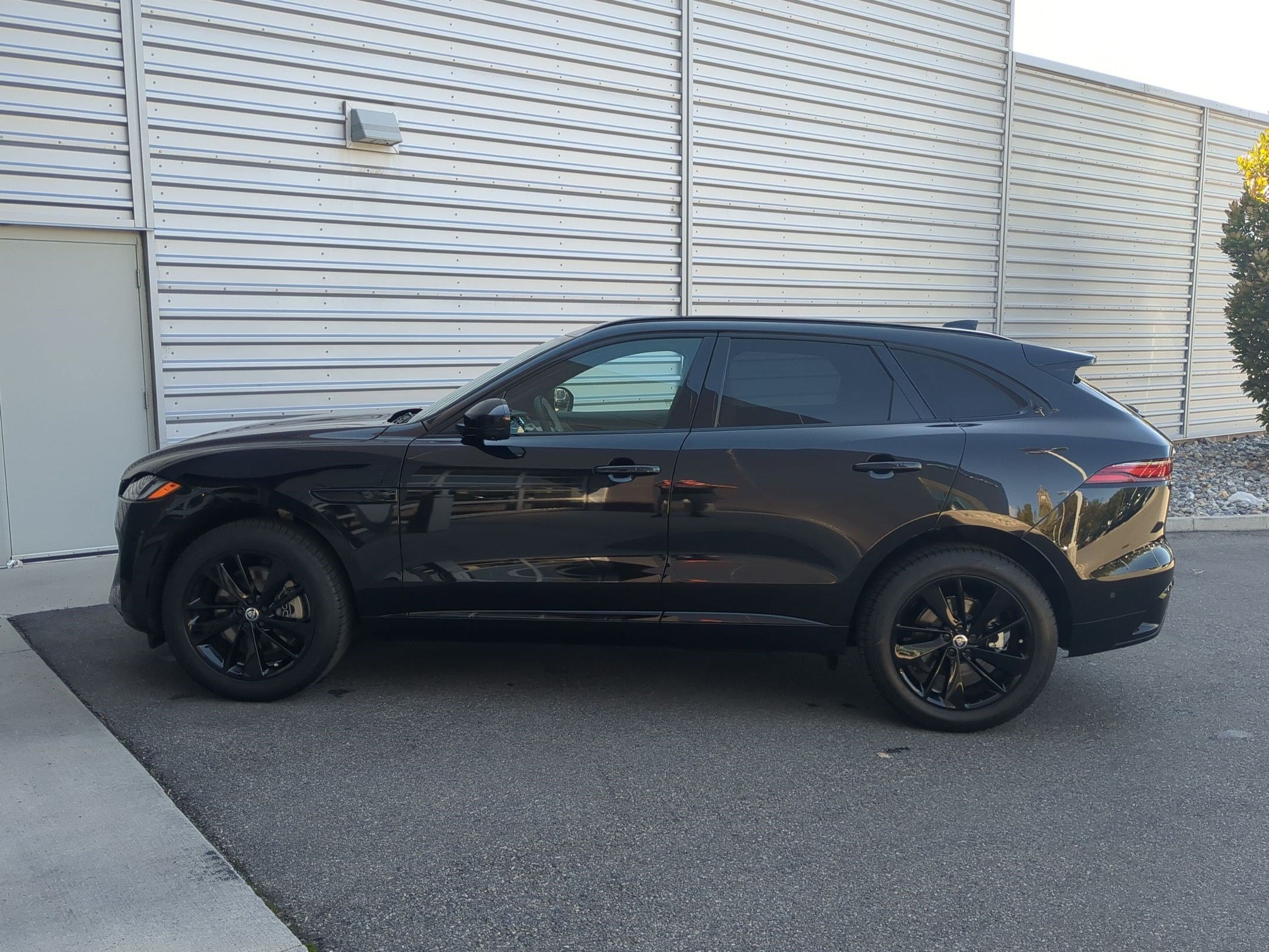 New 2026 Jaguar F-PACE R-Dynamic S AWD/4WD image 8