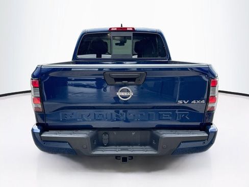 Used 2022 Nissan Frontier SV AWD/4WD image 6