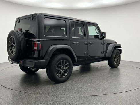 Used 2025 Jeep Wrangler Unlimited Sport AWD/4WD image 9