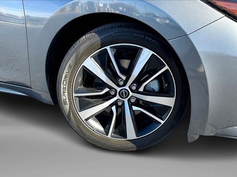 Used 2023 Nissan Maxima SV w/ Floor Mat Group image 2