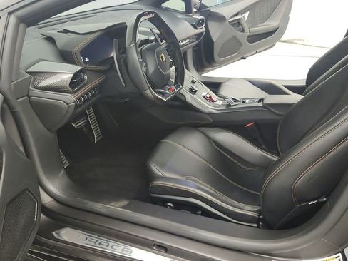 Used 2015 Lamborghini Huracan LP 610-4 AWD/4WD image 35