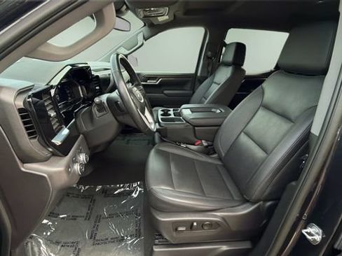 Used 2025 GMC Sierra 1500 SLT AWD/4WD image 18