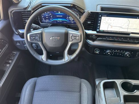 Used 2023 Chevrolet Silverado 1500 LT Trail Boss w/ LPO, Dark Essentials Package AWD/4WD image 17