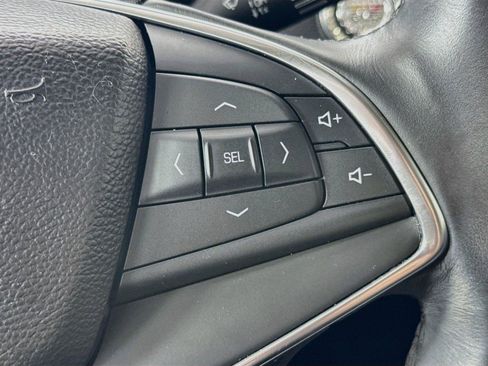 Used 2017 Cadillac XT5 Luxury w/ Driver Awareness Package FWD image 10