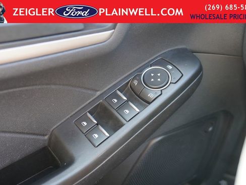 Used 2022 Ford Escape SE w/ Cold Weather Package image 28