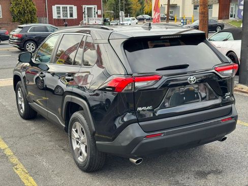 Used 2022 Toyota RAV4 XLE image 15