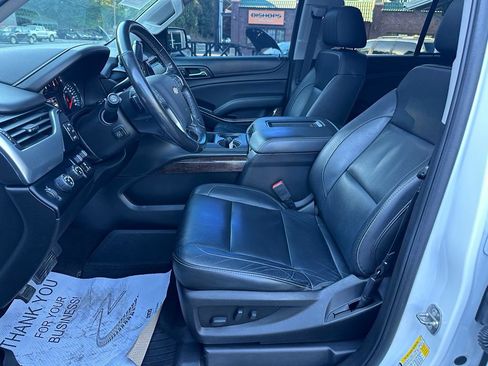 Used 2018 Chevrolet Tahoe LT w/ LT Signature Package AWD/4WD image 9