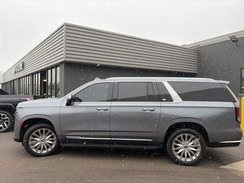 Used 2021 Cadillac Escalade ESV Premium Luxury image 8