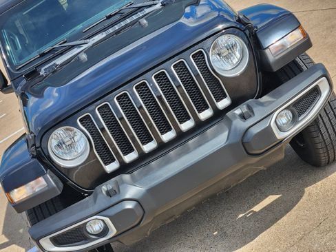 Used 2022 Jeep Wrangler Unlimited Sahara w/ Safety Group AWD/4WD image 14