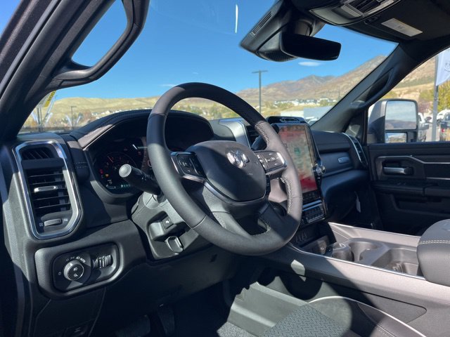 New 2026 RAM 2500 Laramie AWD/4WD image 16